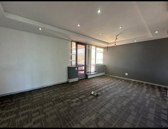 313M² OFFICE TO LET IN WOODMEAD